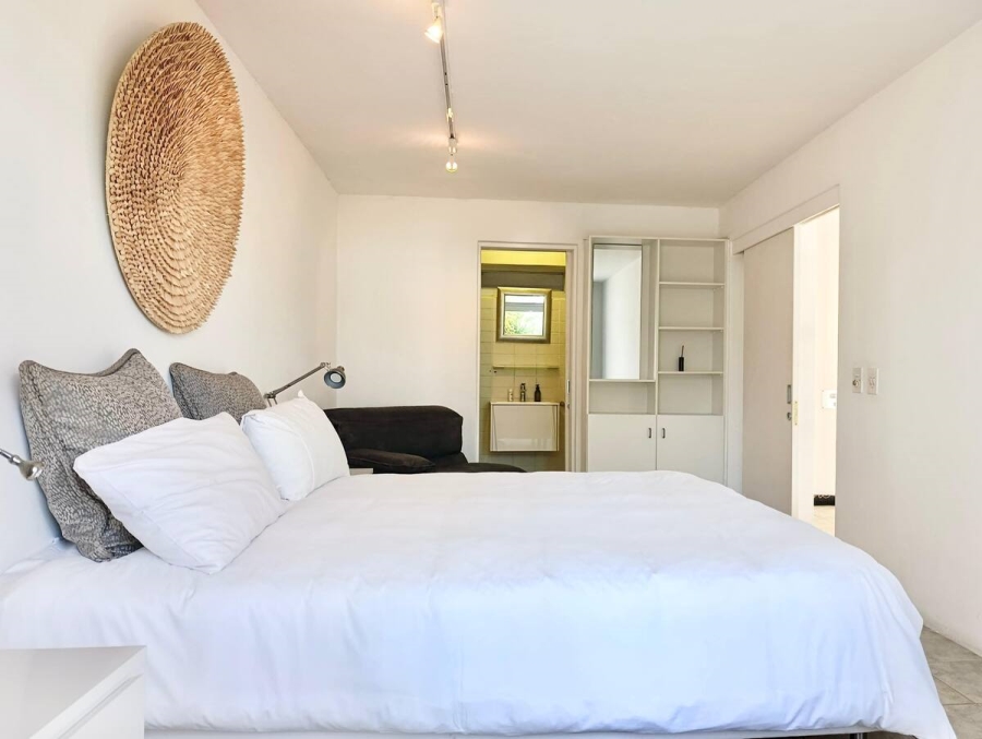 To Let 4 Bedroom Property for Rent in Bantry Bay Western Cape